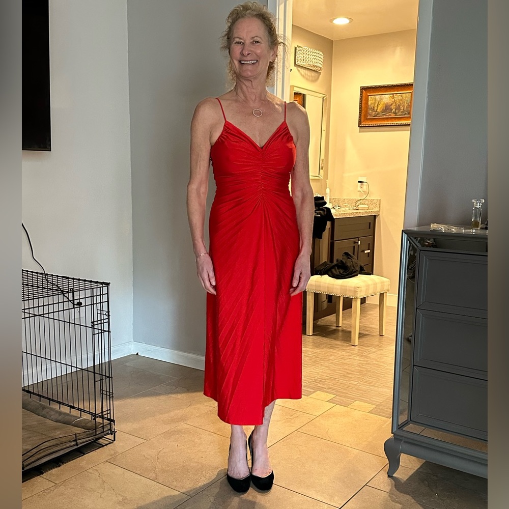 Glamorous red sleeveless midi dress
